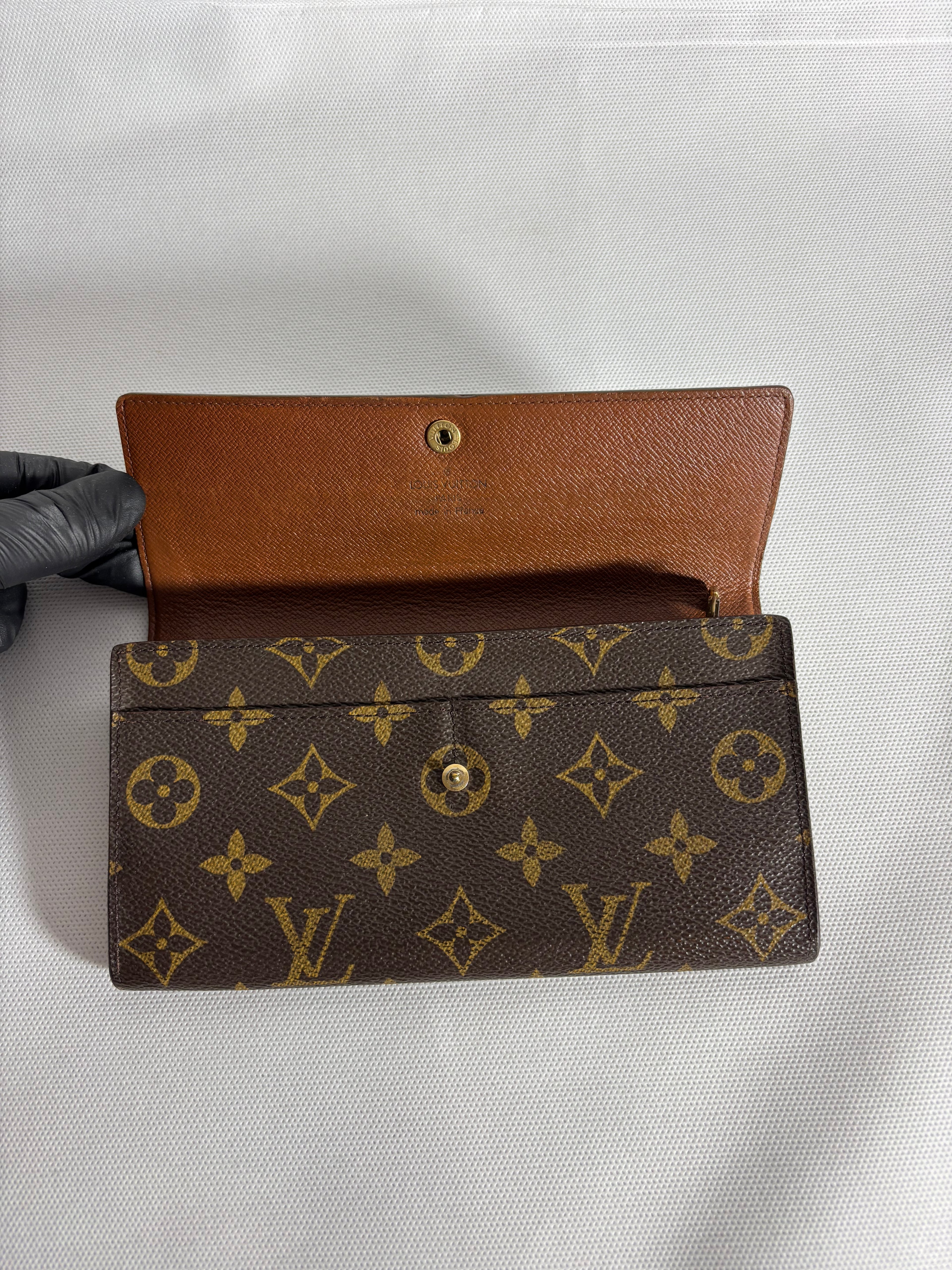 Portefeuille Sarah zippé Grande taille Louis Vuitton