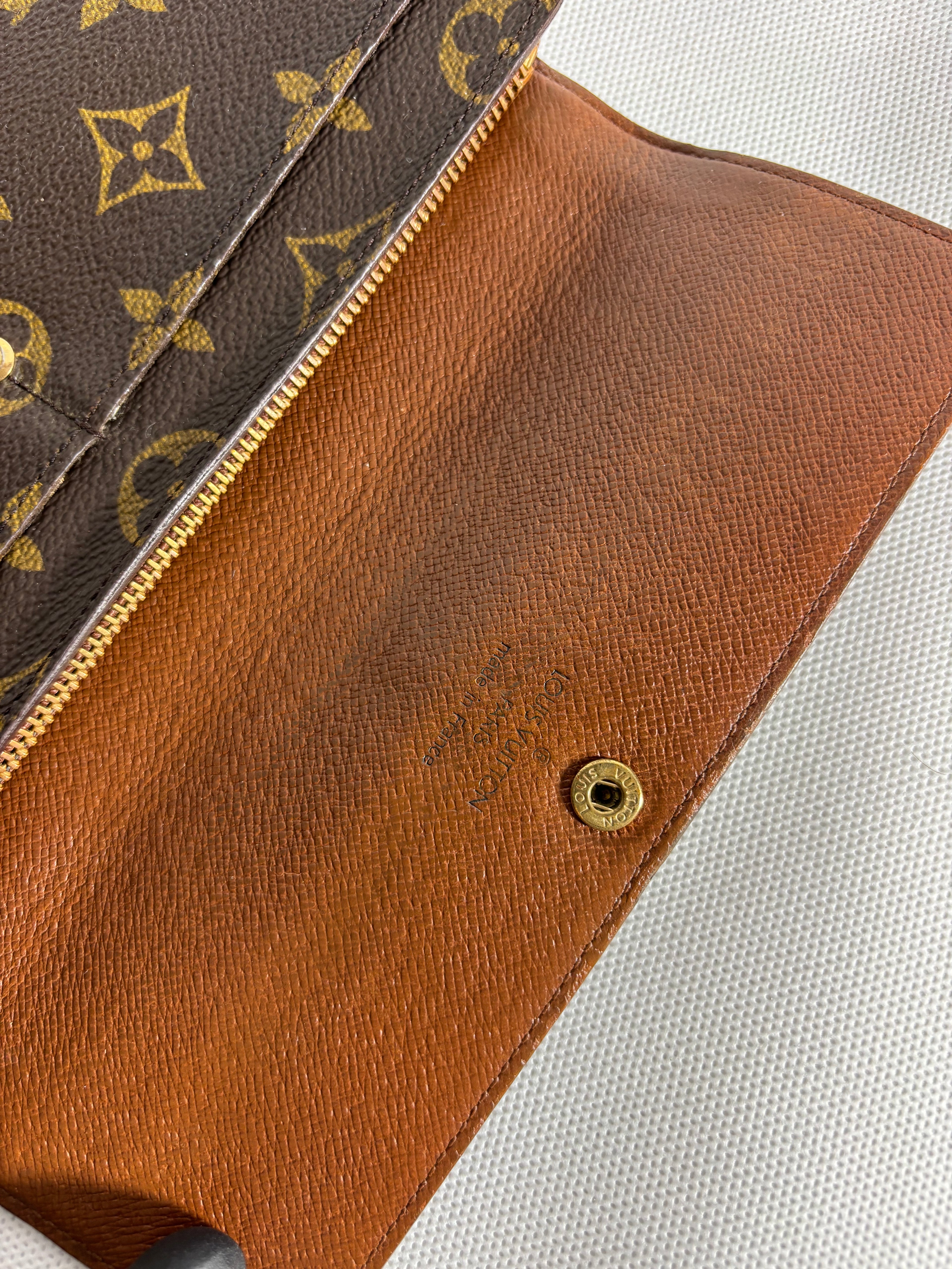 Portefeuille Sarah zippé Grande taille Louis Vuitton